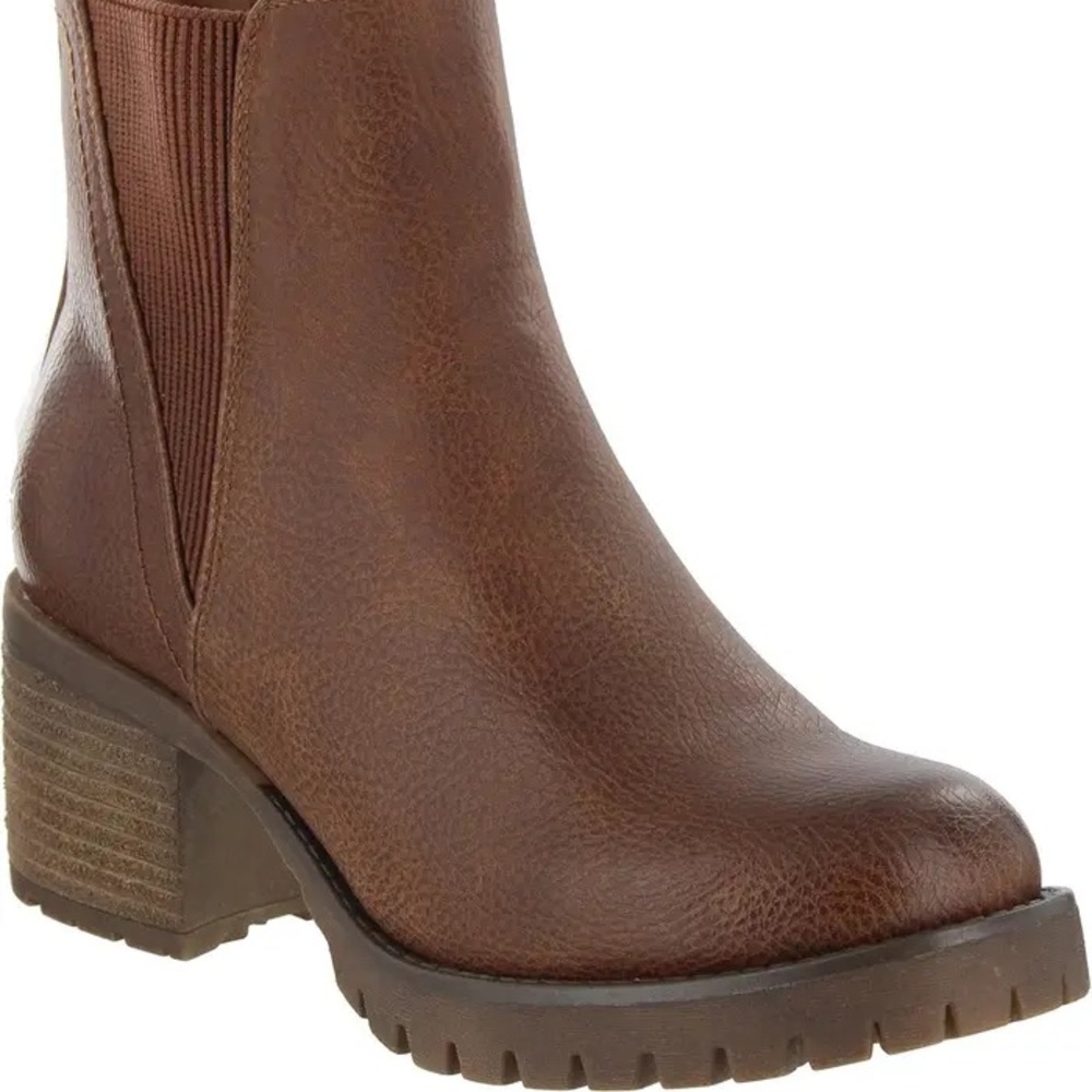 MIA brown Chelsea boot size 7.5